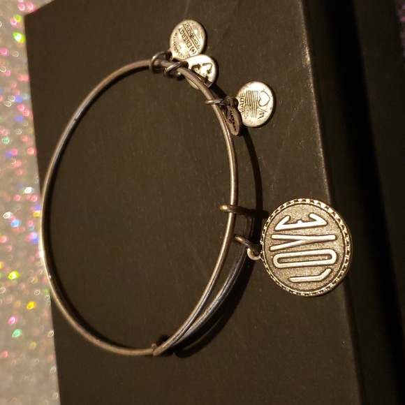 Alex and Ani Jewelry - 🧚‍♀️Alex & Ani RARE Love Charm RS Expandable Bracelet EUC